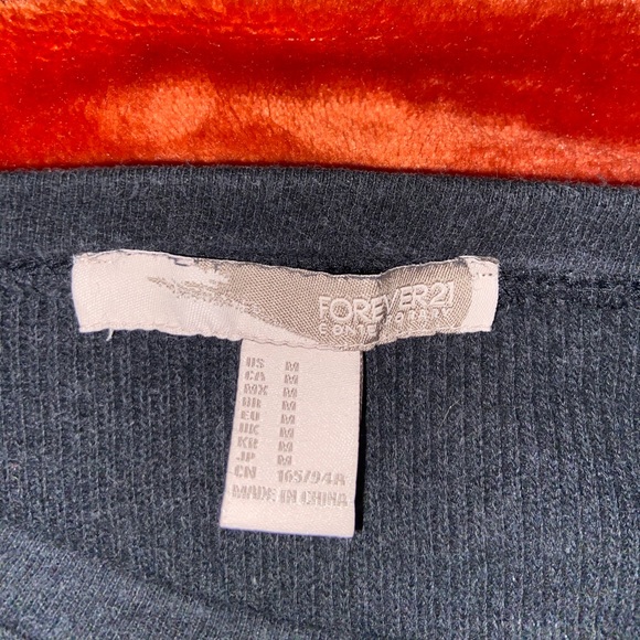 Crop Top Sweater - Picture 3 of 3